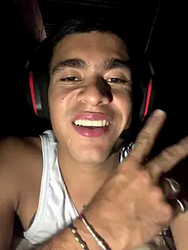 Snapshot of Yordy_xx chatting on September 8, 2025, 10:09 pm Yordy xx online show from September 8, 2025, 10:09 pm