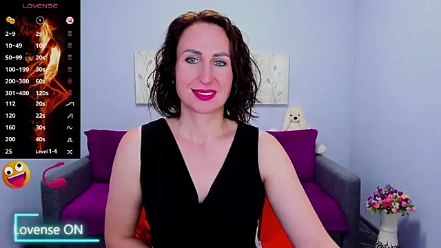 Snapshot of Nia_Smithh chatting on October 14, 2025, 12:39 pm Nia Smithh online show from October 14, 2025, 12:39 pm