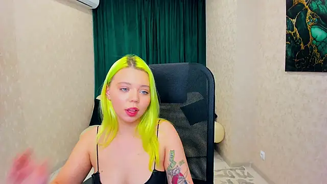 Snapshot of EnergyBunny_1 chatting on February 21, 2025, 12:38 am EnergyBunny 1 online show from February 21, 2025, 12:38 am