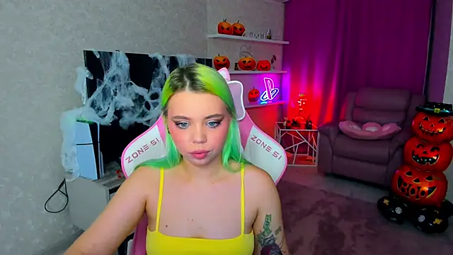 Snapshot of EnergyBunny_1 chatting on October 30, 2025, 5:10 pm EnergyBunny 1 online show from October 30, 2025, 5:10 pm