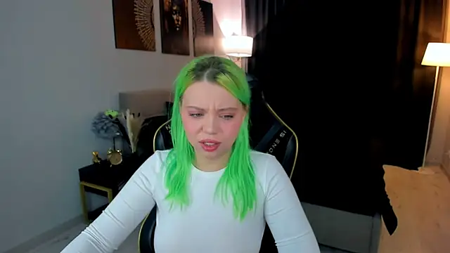 Snapshot of EnergyBunny_1 chatting on October 15, 2025, 7:33 pm EnergyBunny 1 online show from October 15, 2025, 7:33 pm