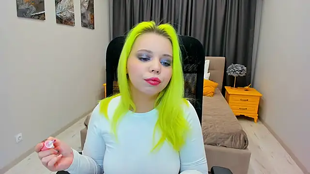 Snapshot of EnergyBunny_1 chatting on February 19, 2025, 11:46 pm EnergyBunny 1 online show from February 19, 2025, 11:46 pm