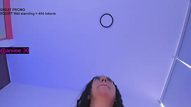 Snapshot of aniiee_x chatting on September 25, 2025, 9:43 pm aniiee x online show from September 25, 2025, 9:43 pm