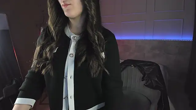 Snapshot of KylieMellow chatting on September 22, 2025, 5:46 am KylieMellow online show from September 22, 2025, 5:46 am