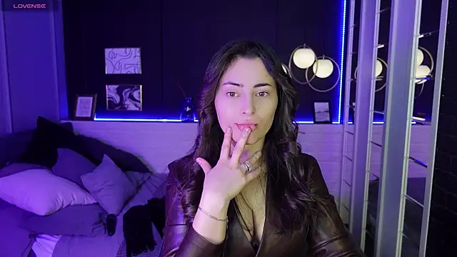 KylieMellow online show from February 11, 2025, 5:47 am