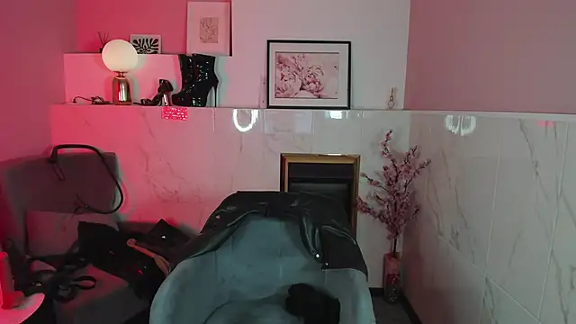 Snapshot of KylieMellow chatting on September 21, 2025, 5:34 am KylieMellow online show from September 21, 2025, 5:34 am