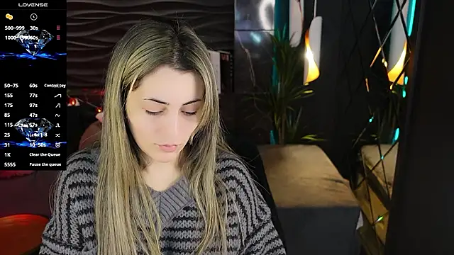 Snapshot of KylieMellow chatting on February 12, 2026, 5:29 am KylieMellow online show from February 12, 2026, 5:29 am