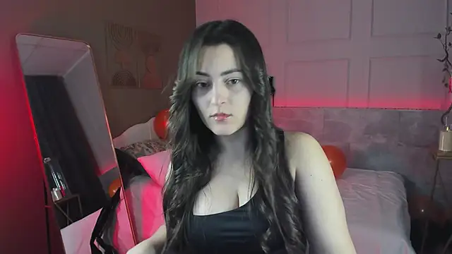 Snapshot of KylieMellow chatting on November 1, 2025, 5:25 am KylieMellow online show from November 1, 2025, 5:25 am