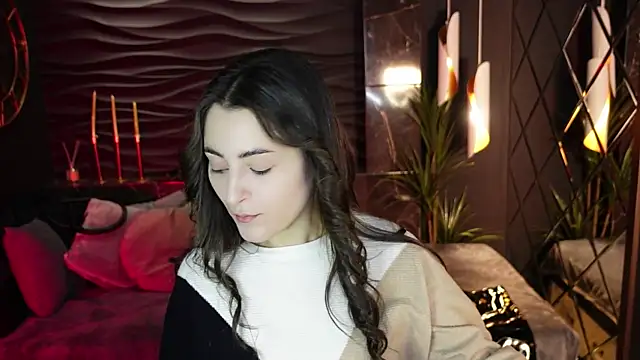 Snapshot of KylieMellow chatting on September 27, 2025, 5:35 am KylieMellow online show from September 27, 2025, 5:35 am