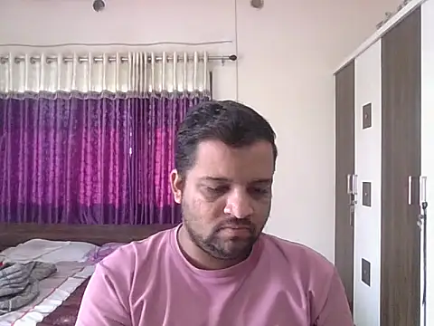 Snapshot of dhruv_love chatting on February 13, 2026, 4:01 am dhruv love online show from February 13, 2026, 4:01 am