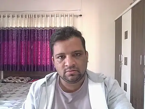 Snapshot of dhruv_love chatting on December 18, 2025, 4:17 am dhruv love online show from December 18, 2025, 4:17 am