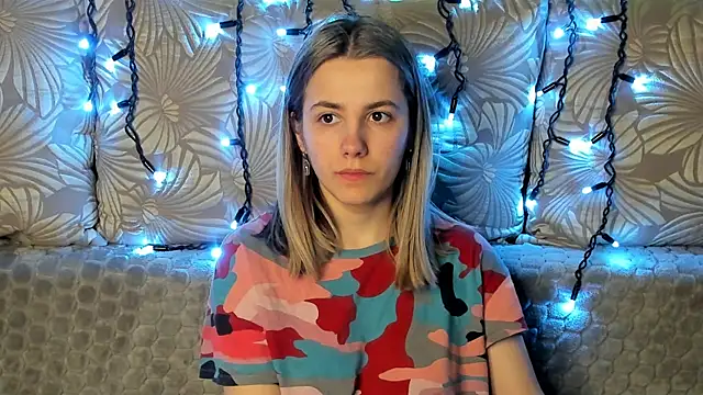 MaggieCake online show from March 14, 2025, 1:16 am