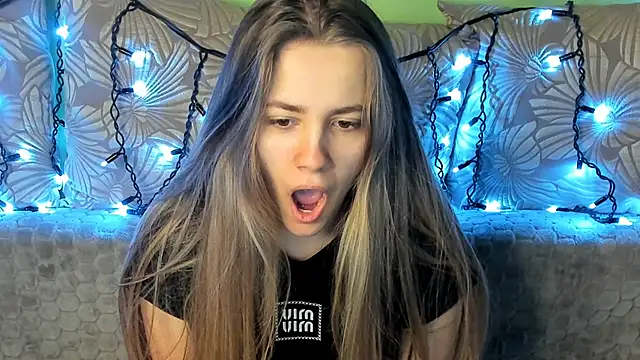 MaggieCake online show from February 23, 2025, 5:12 am