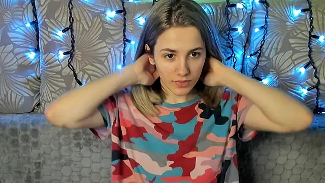 MaggieCake online show from March 7, 2025, 7:41 am