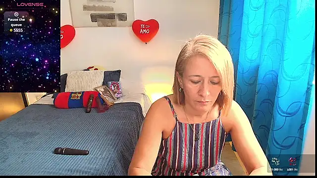Snapshot of Naty_Stone chatting on February 18, 2025, 8:58 pm Naty Stone online show from February 18, 2025, 8:58 pm