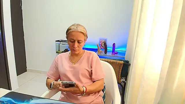 Snapshot of Naty_Stone chatting on September 29, 2025, 8:36 pm Naty Stone online show from September 29, 2025, 8:36 pm