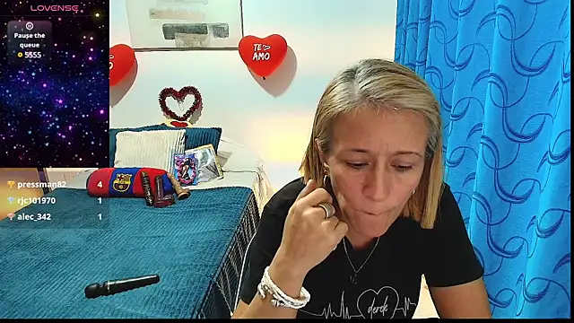 Snapshot of Naty_Stone chatting on February 17, 2025, 11:43 pm Naty Stone online show from February 17, 2025, 11:43 pm