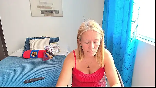 Snapshot of Naty_Stone chatting on January 29, 2025, 7:11 pm Naty Stone online show from January 29, 2025, 7:11 pm