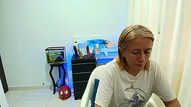 Snapshot of Naty_Stone chatting on October 14, 2025, 10:31 pm Naty Stone online show from October 14, 2025, 10:31 pm