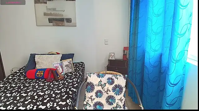 Snapshot of Naty_Stone chatting on January 24, 2025, 9:15 pm Naty Stone online show from January 24, 2025, 9:15 pm