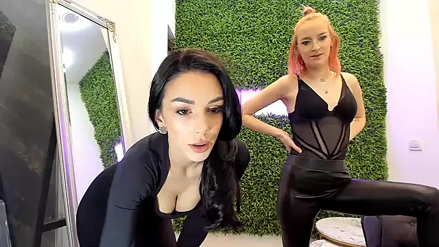 Snapshot of realhotfallingdevil chatting on January 30, 2025, 5:30 am realhotfallingdevil online show from January 30, 2025, 5:30 am