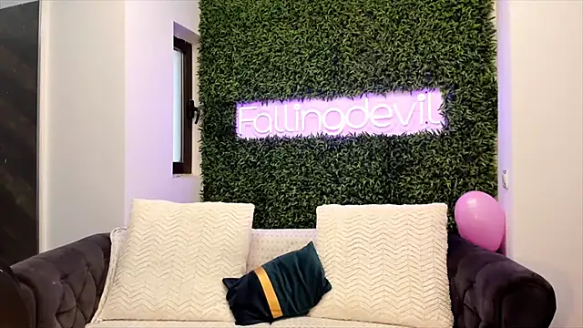 Snapshot of realhotfallingdevil chatting on February 20, 2025, 9:44 am realhotfallingdevil online show from February 20, 2025, 9:44 am