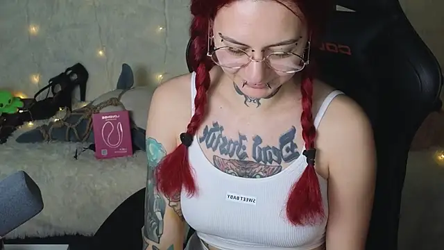 Snapshot of Ginger_Stay chatting on October 15, 2025, 9:34 pm Ginger Stay online show from October 15, 2025, 9:34 pm