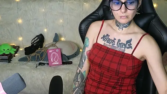 Snapshot of Ginger_Stay chatting on October 21, 2025, 10:09 pm Ginger Stay online show from October 21, 2025, 10:09 pm