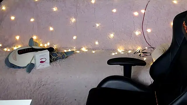 Snapshot of Ginger_Stay chatting on March 15, 2025, 7:27 pm Ginger Stay online show from March 15, 2025, 7:27 pm