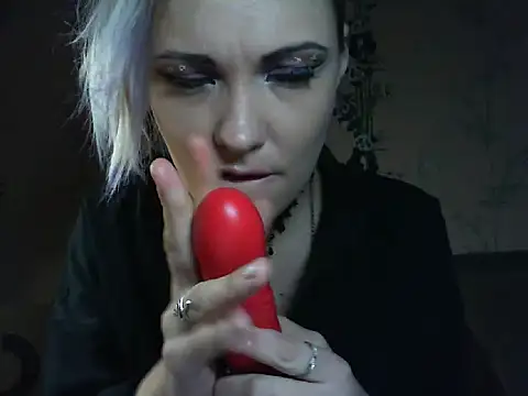 WildMissNiks online show from April 19, 2026, 10:05 am