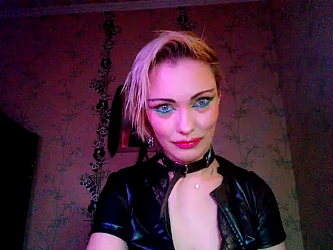 WildMissNiks online show from November 11, 2025, 8:53 am