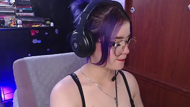 Snapshot of Raventh_ chatting on September 22, 2025, 9:54 pm Raventh  online show from September 22, 2025, 9:54 pm