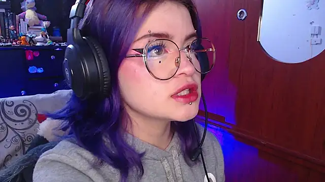 Snapshot of Raventh_ chatting on October 26, 2025, 10:59 am Raventh  online show from October 26, 2025, 10:59 am