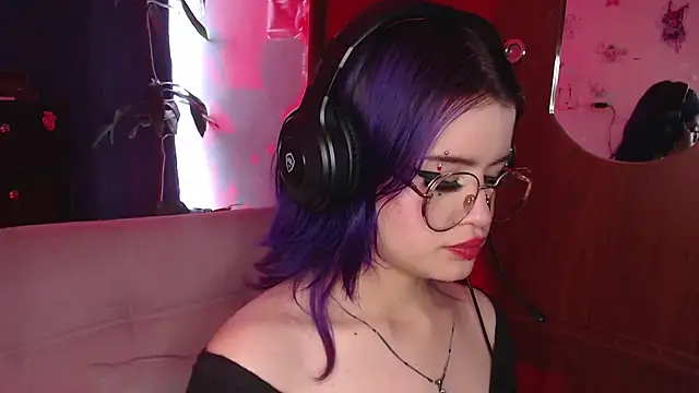 Snapshot of Raventh_ chatting on October 13, 2025, 3:24 pm Raventh  online show from October 13, 2025, 3:24 pm