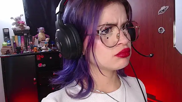 Snapshot of Raventh_ chatting on November 2, 2025, 12:10 pm Raventh  online show from November 2, 2025, 12:10 pm