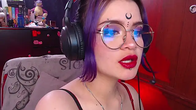 Snapshot of Raventh_ chatting on October 28, 2025, 2:27 pm Raventh  online show from October 28, 2025, 2:27 pm