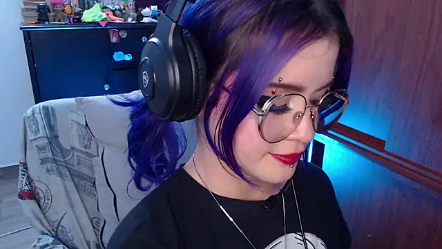 Snapshot of Raventh_ chatting on October 17, 2025, 3:47 pm Raventh  online show from October 17, 2025, 3:47 pm