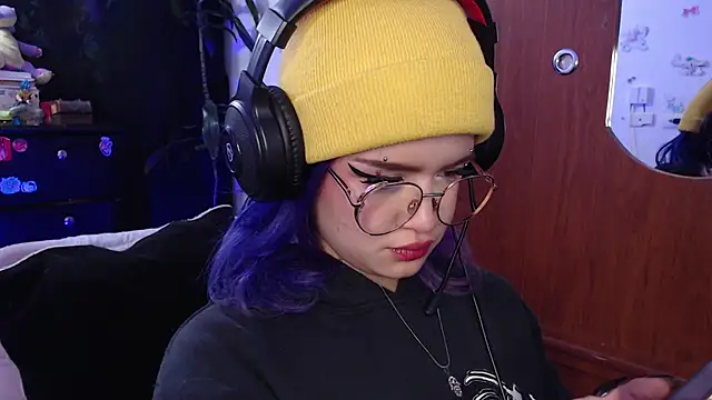 Snapshot of Raventh_ chatting on October 5, 2025, 5:09 am Raventh  online show from October 5, 2025, 5:09 am