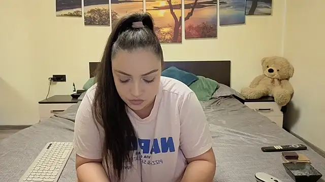 adelline online show from March 30, 2026, 8:32 pm