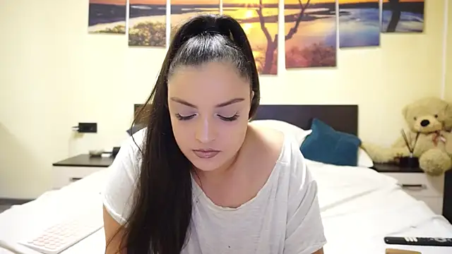 adelline online show from October 17, 2025, 8:43 pm