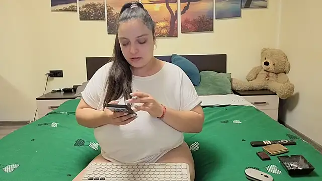 adelline online show from April 2, 2026, 8:48 pm