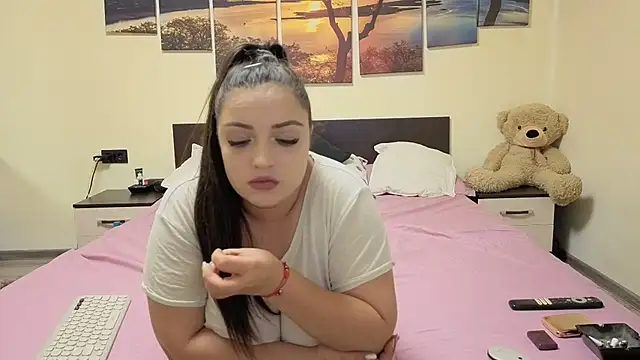 adelline online show from March 7, 2026, 9:53 pm