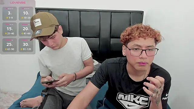 javieryalejandro online show from September 28, 2025, 9:22 pm