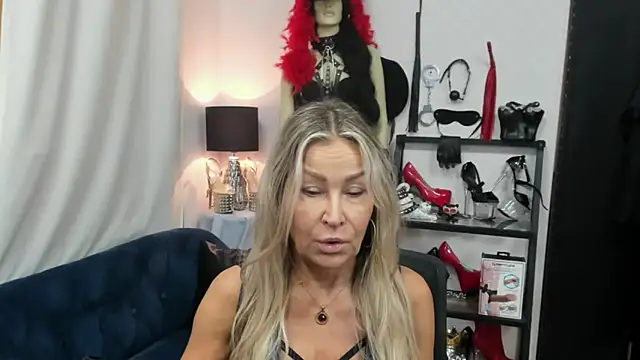 crystaLUX online show from September 26, 2025, 4:30 am