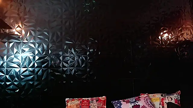 PINK  LOLA1 online show from November 30, 2025, 1:23 pm