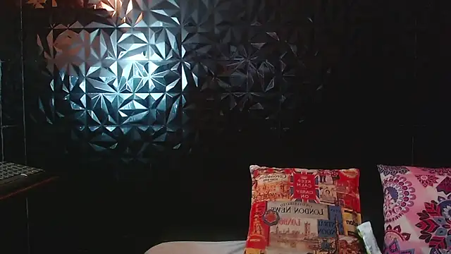 Snapshot of PINK__LOLA1 chatting on October 26, 2025, 10:32 pm PINK  LOLA1 online show from October 26, 2025, 10:32 pm