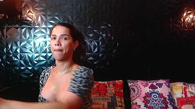 Snapshot of PINK__LOLA1 chatting on October 25, 2025, 9:15 pm PINK  LOLA1 online show from October 25, 2025, 9:15 pm