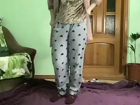 Snapshot of AngelTough20 chatting on October 10, 2025, 10:21 pm AngelTough20 online show from October 10, 2025, 10:21 pm