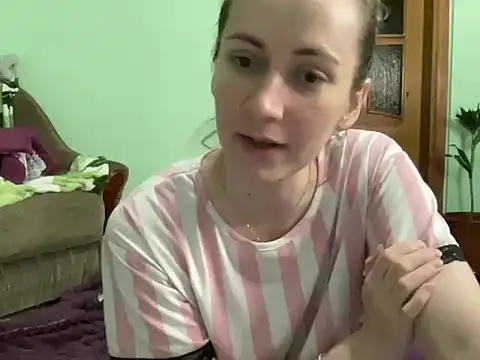 Snapshot of AngelTough20 chatting on October 2, 2025, 10:46 pm AngelTough20 online show from October 2, 2025, 10:46 pm