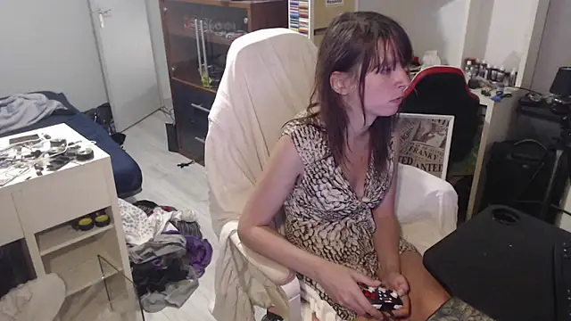 Snapshot of missthon0 chatting on April 20, 2026, 12:08 pm missthon0 online show from April 20, 2026, 12:08 pm